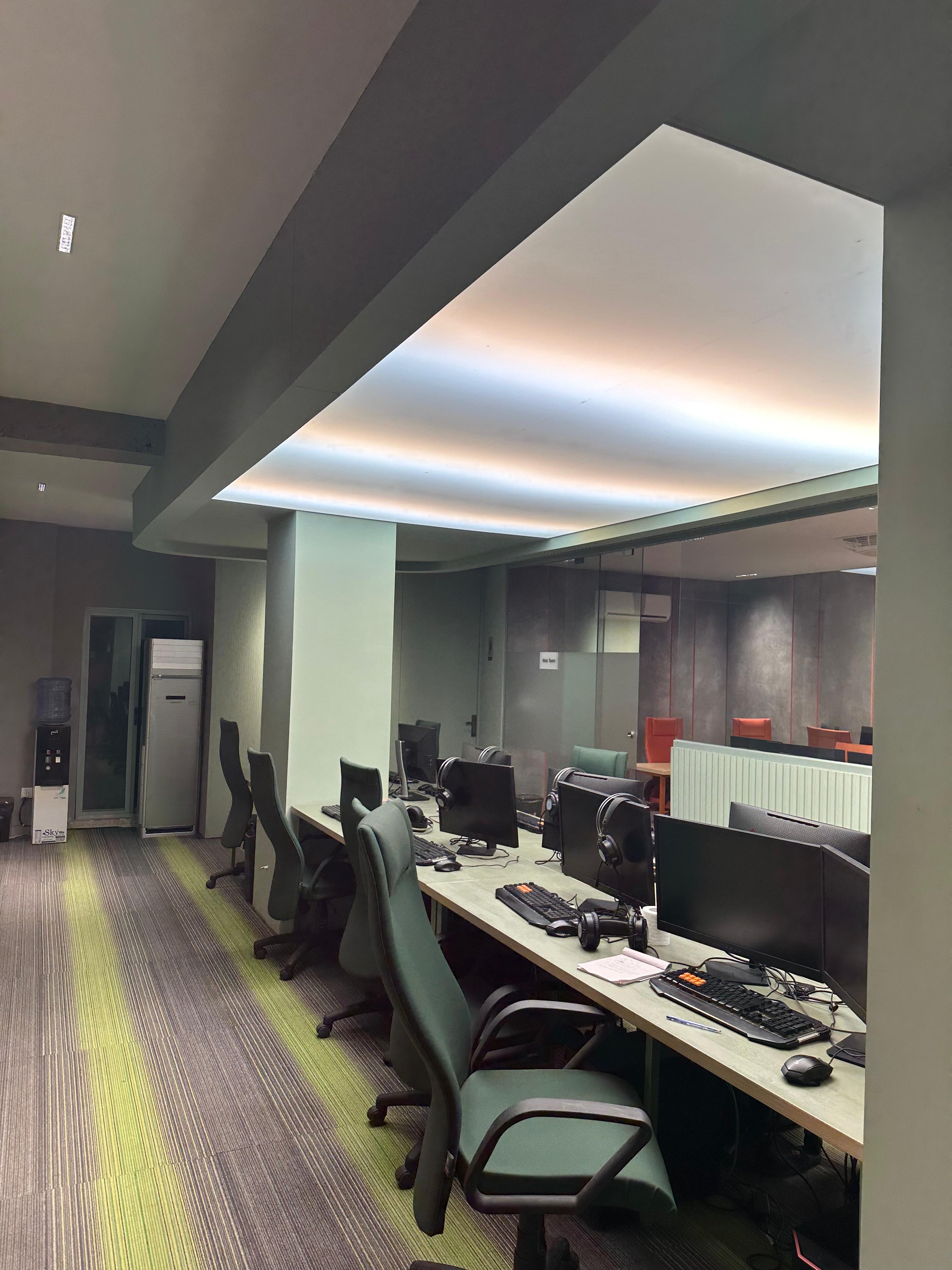 Hot Desk Coworking Space in Bahria Town Rawalpindi near Islamabad